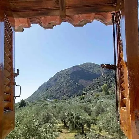 Manousi 2 - First Floor Holiday home Mystras