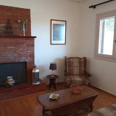 Manousi 2 - First Floor Holiday home