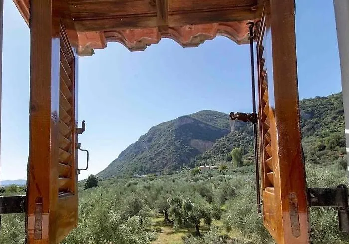 Manousi 2 - First Floor Vakantiehuis Mystras